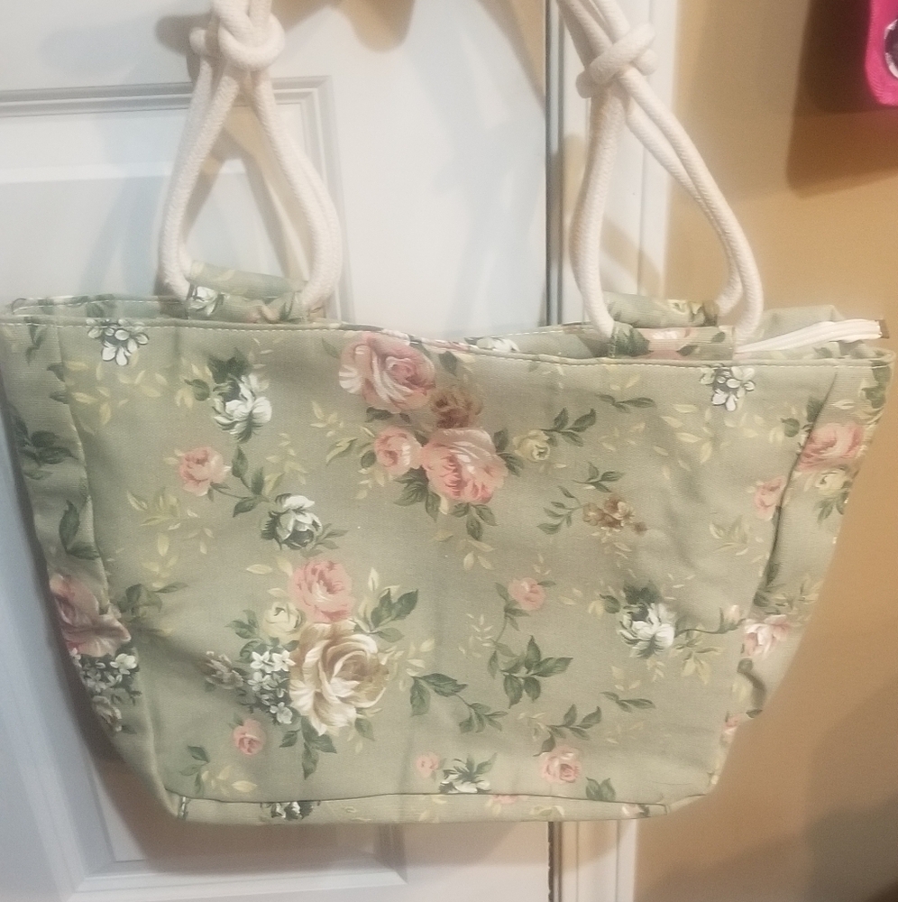 Farmhouse Is My Style Tote bag Mint Green Floral print
